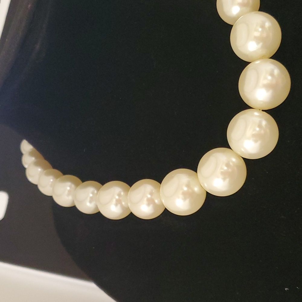 Necklace - Picture 4 of 5